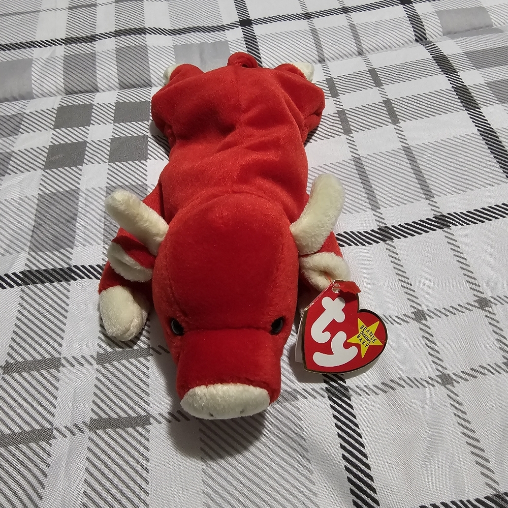 Ty Beanie Baby Red Bull Plush very rare error in the tag